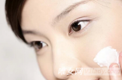 护肤品要怎么样可以让脸充分吸收？